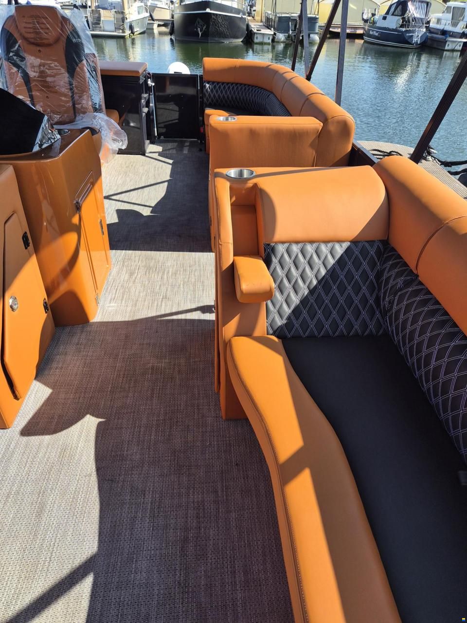 MK Boats Ponton 22 Ft