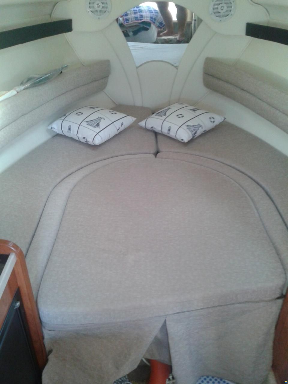 Rinker FIESTA VEE 270