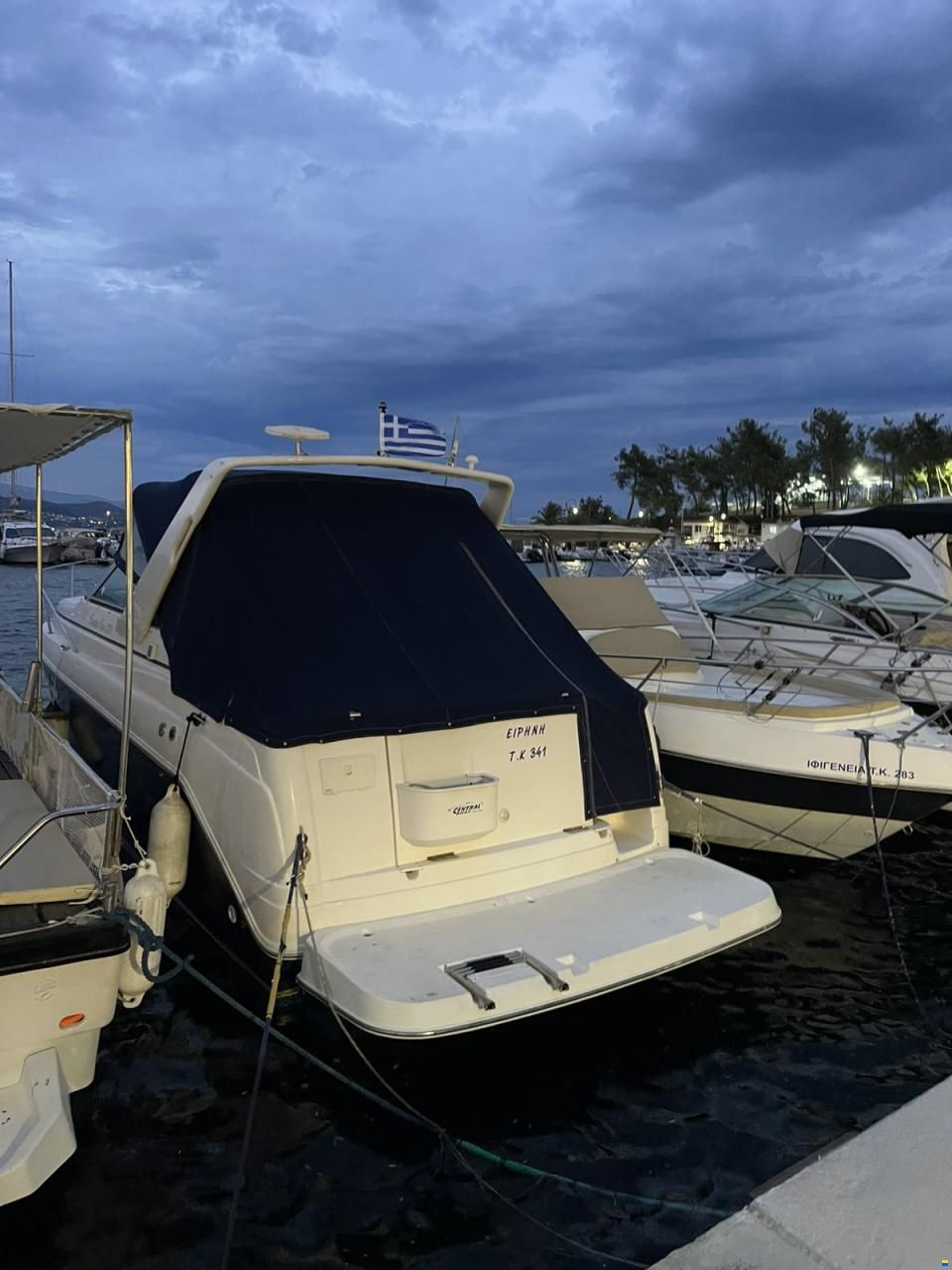 Rinker FIESTA VEE 270