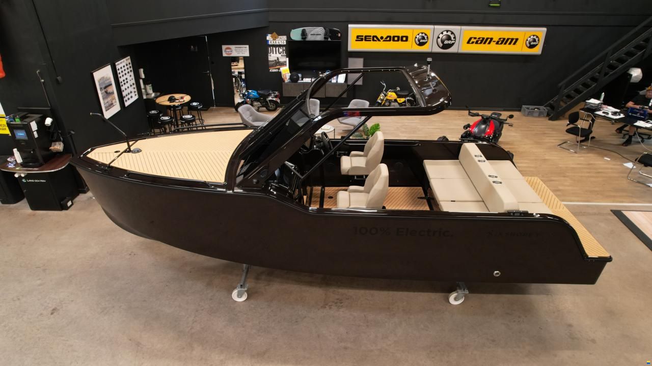 X-Shore 1 NEW ELECTRIC BOAT