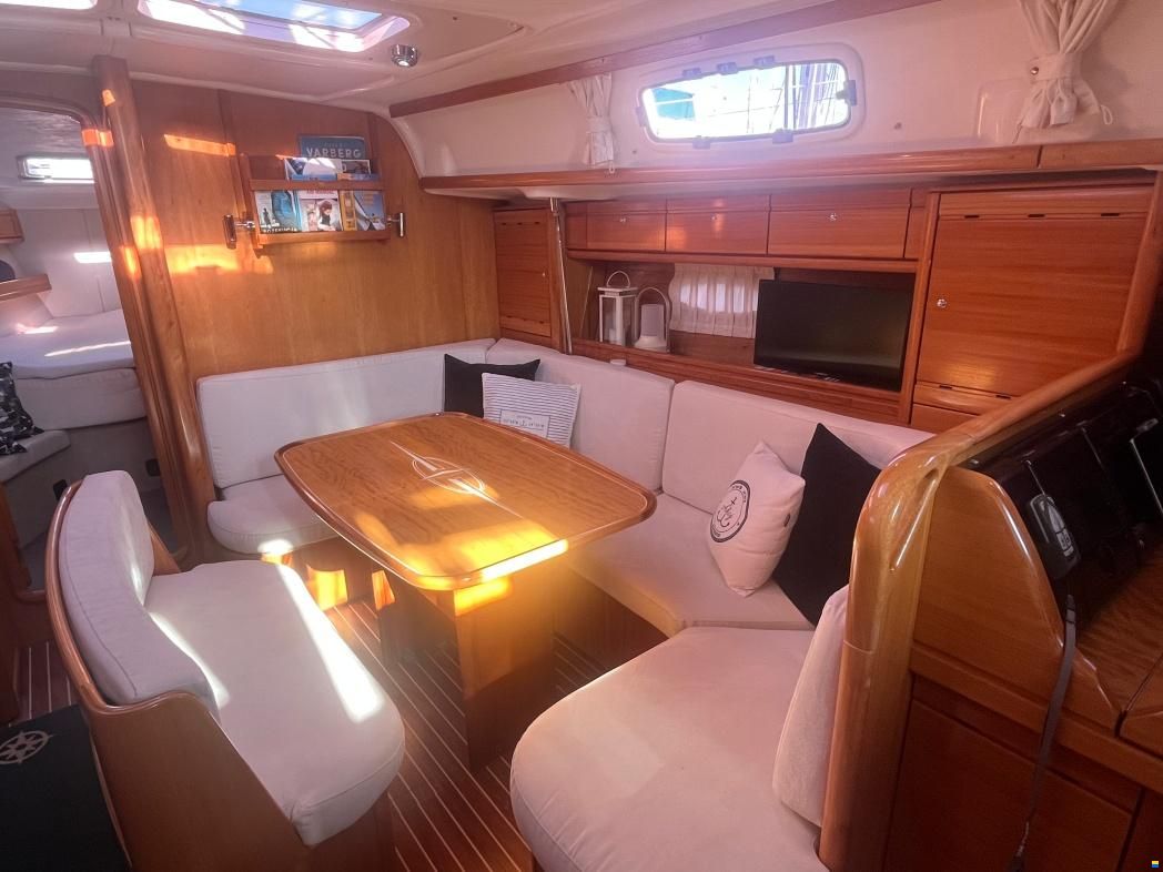 Bavaria 39 Cruiser - 3 cabin