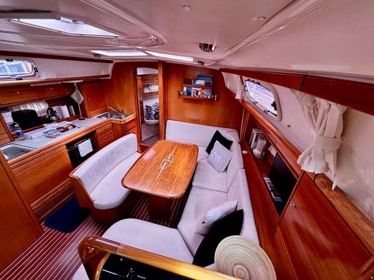 Bavaria 39 Cruiser - 3 cabin