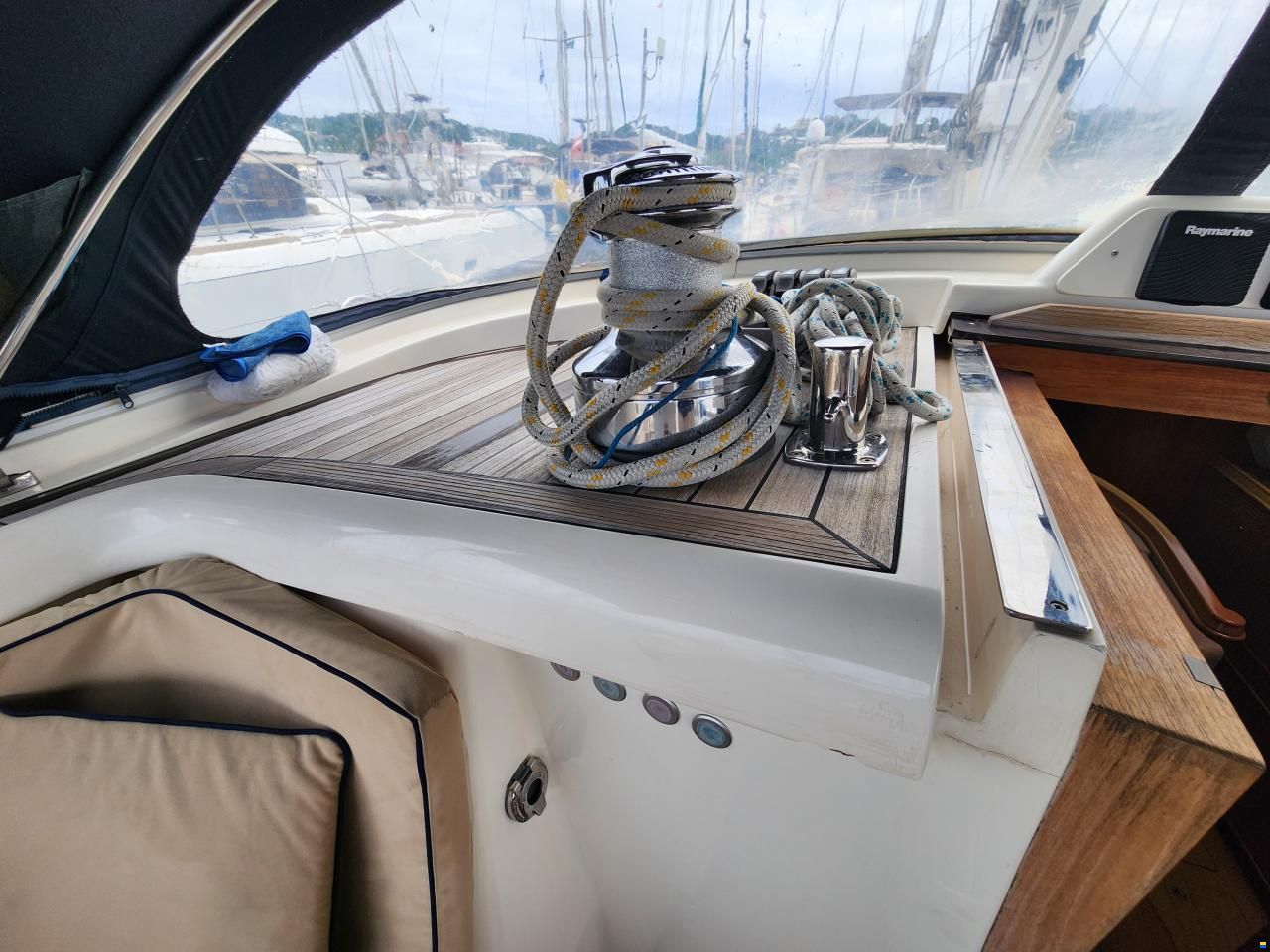 Discovery Yachts 55
