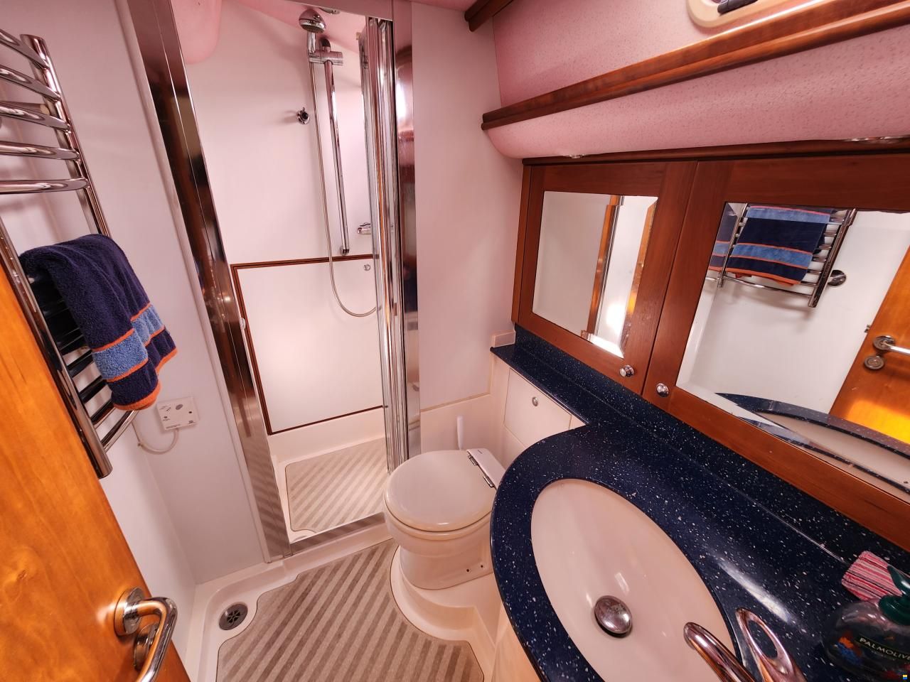 Discovery Yachts 55