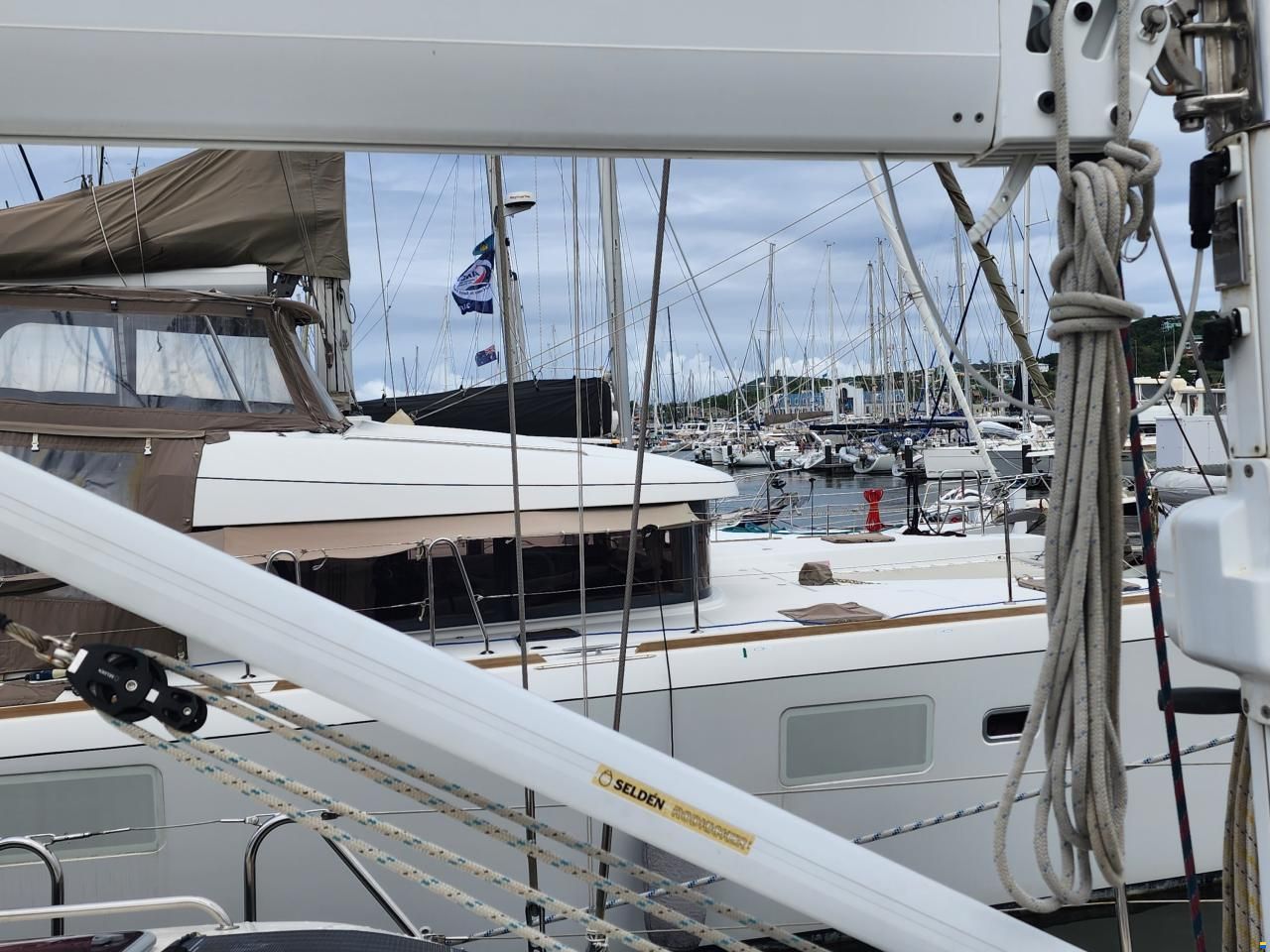 Discovery Yachts 55