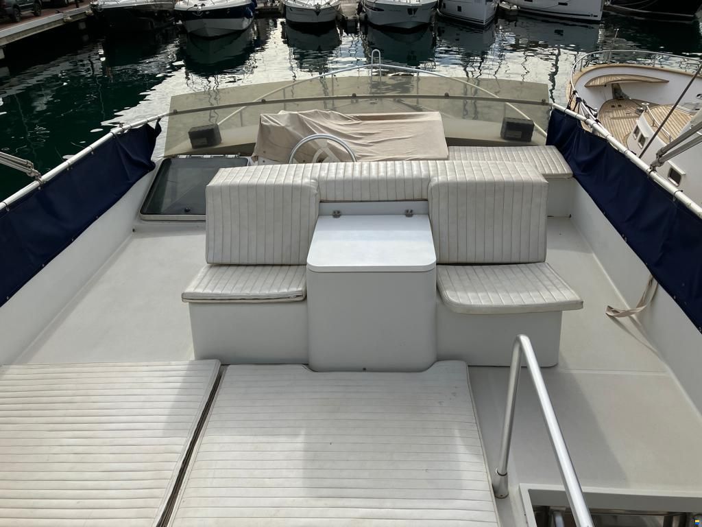 Ferretti Altura 52