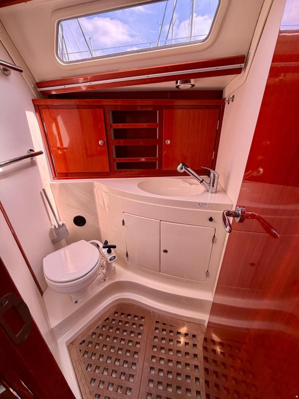 Hanse 411