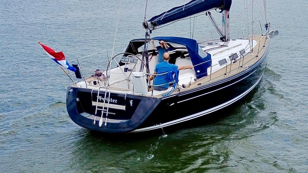 Hanse 411