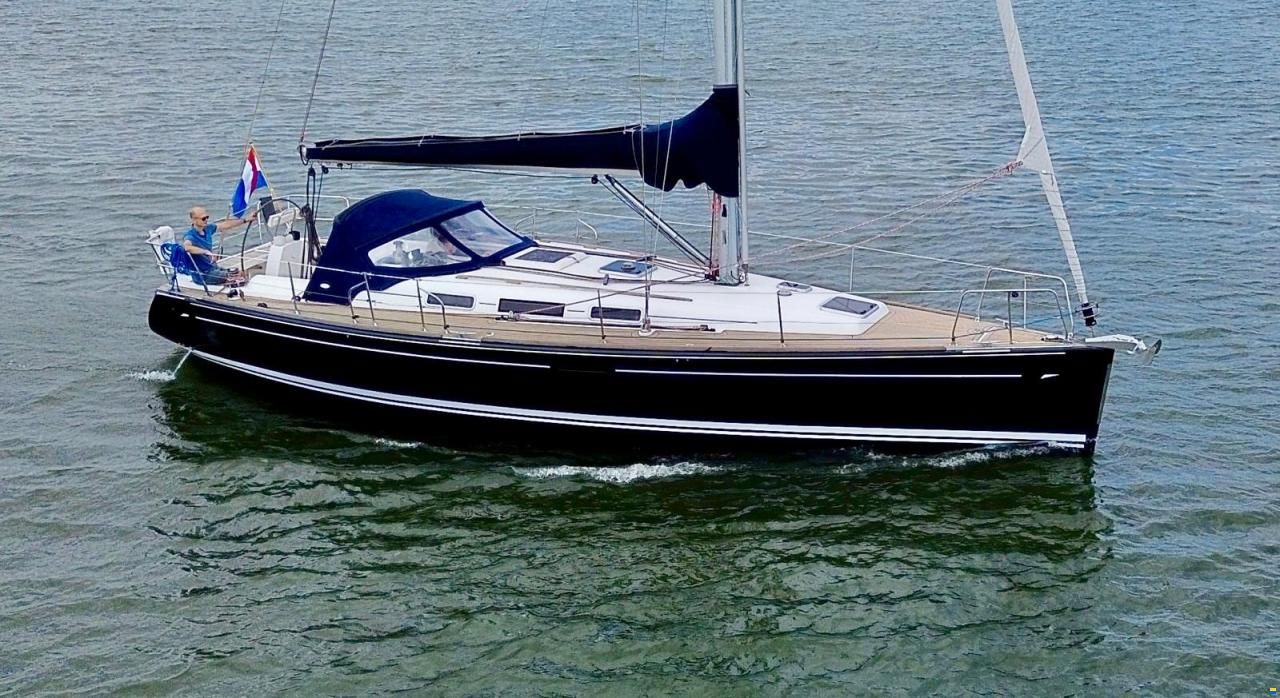 Hanse 411
