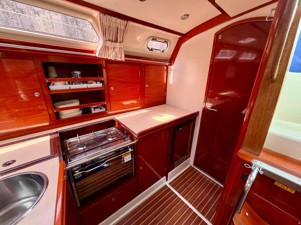 Hanse 411