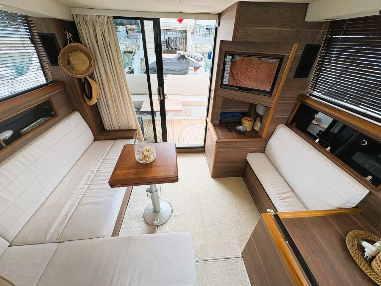 Sealine F380