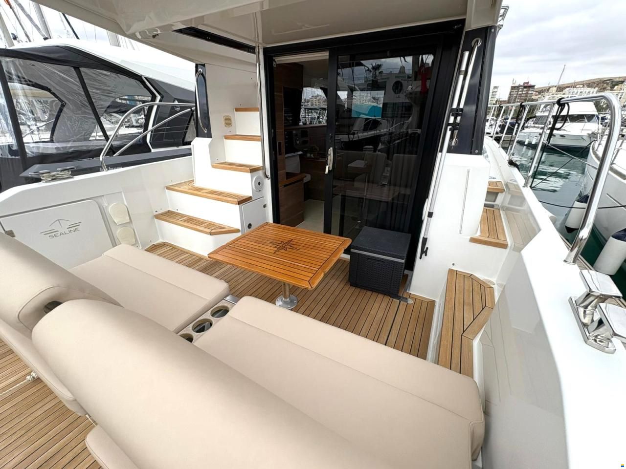 Sealine F380