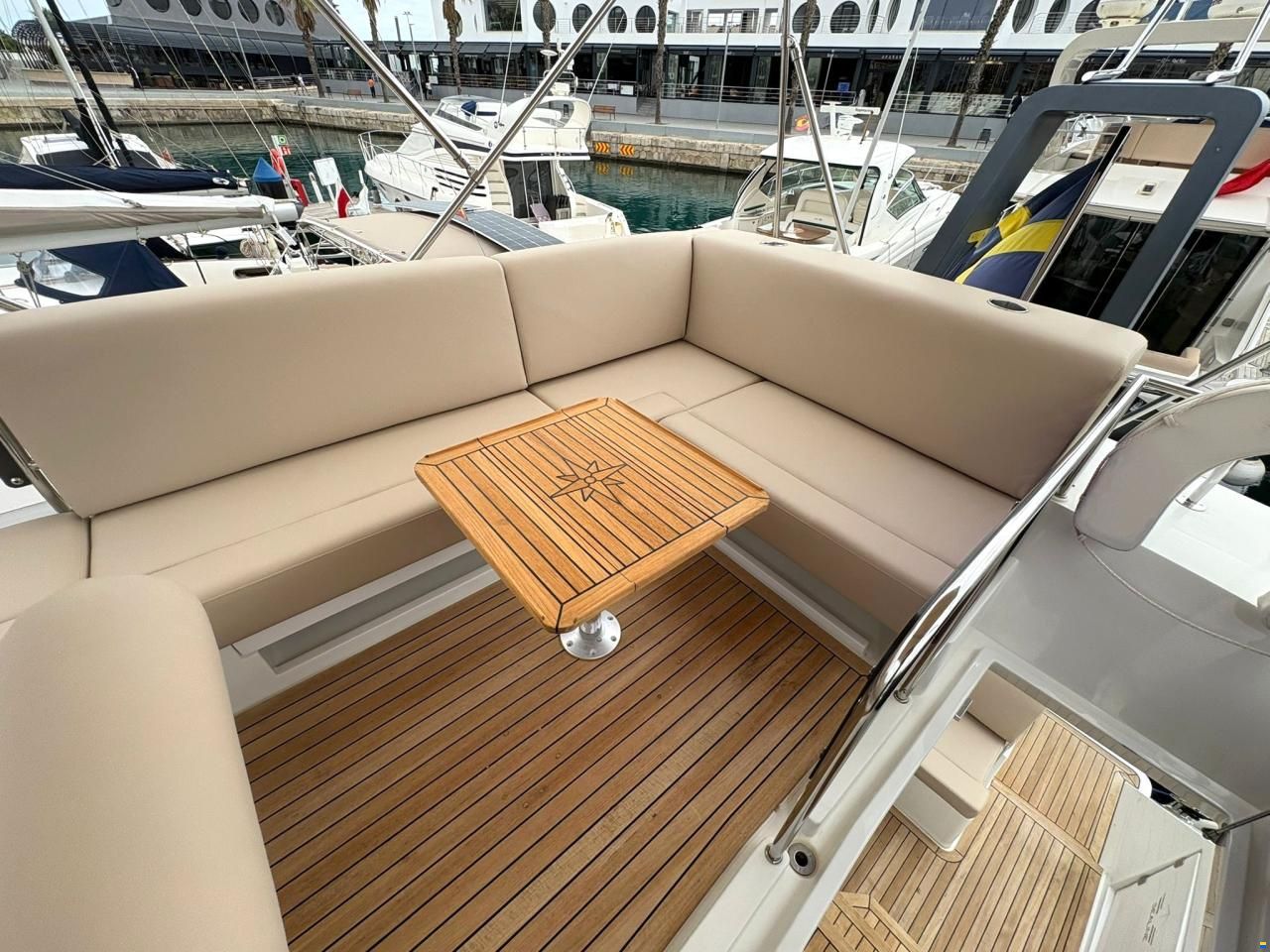 Sealine F380