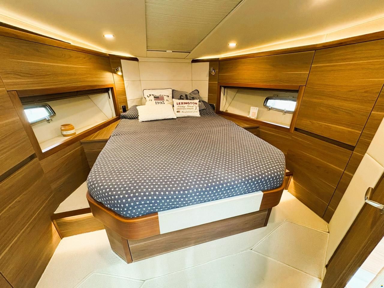 Sealine F380