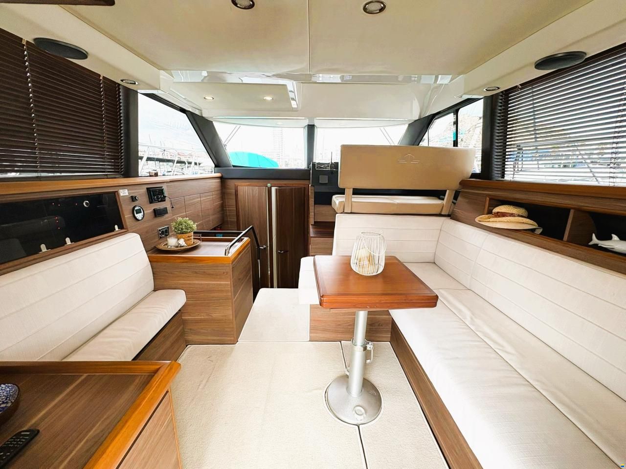 Sealine F380