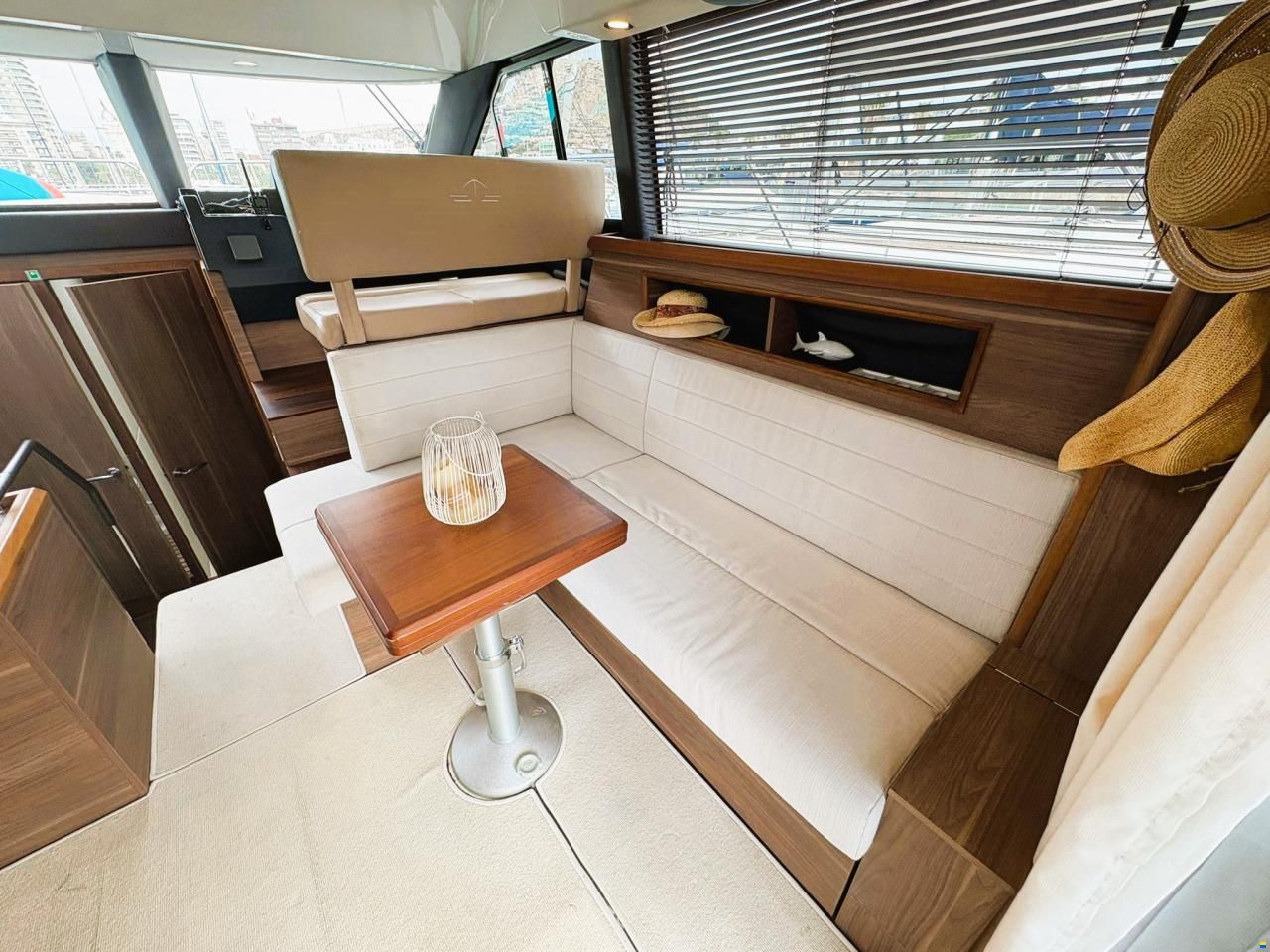 Sealine F380