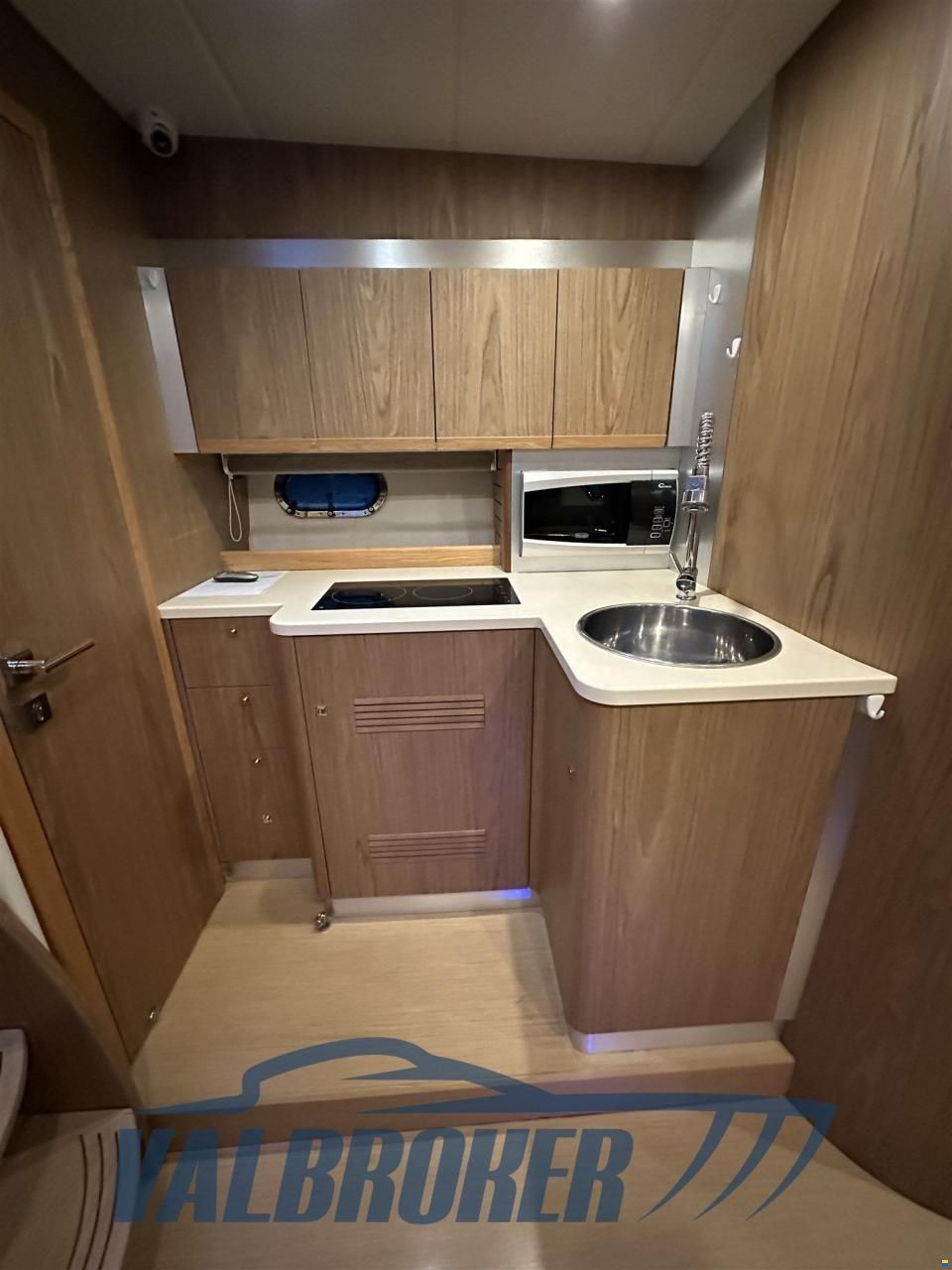 Airon Marine 4300 T-TOP