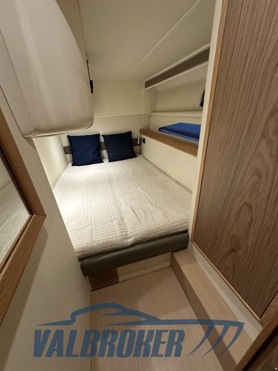 Airon Marine 4300 T-TOP