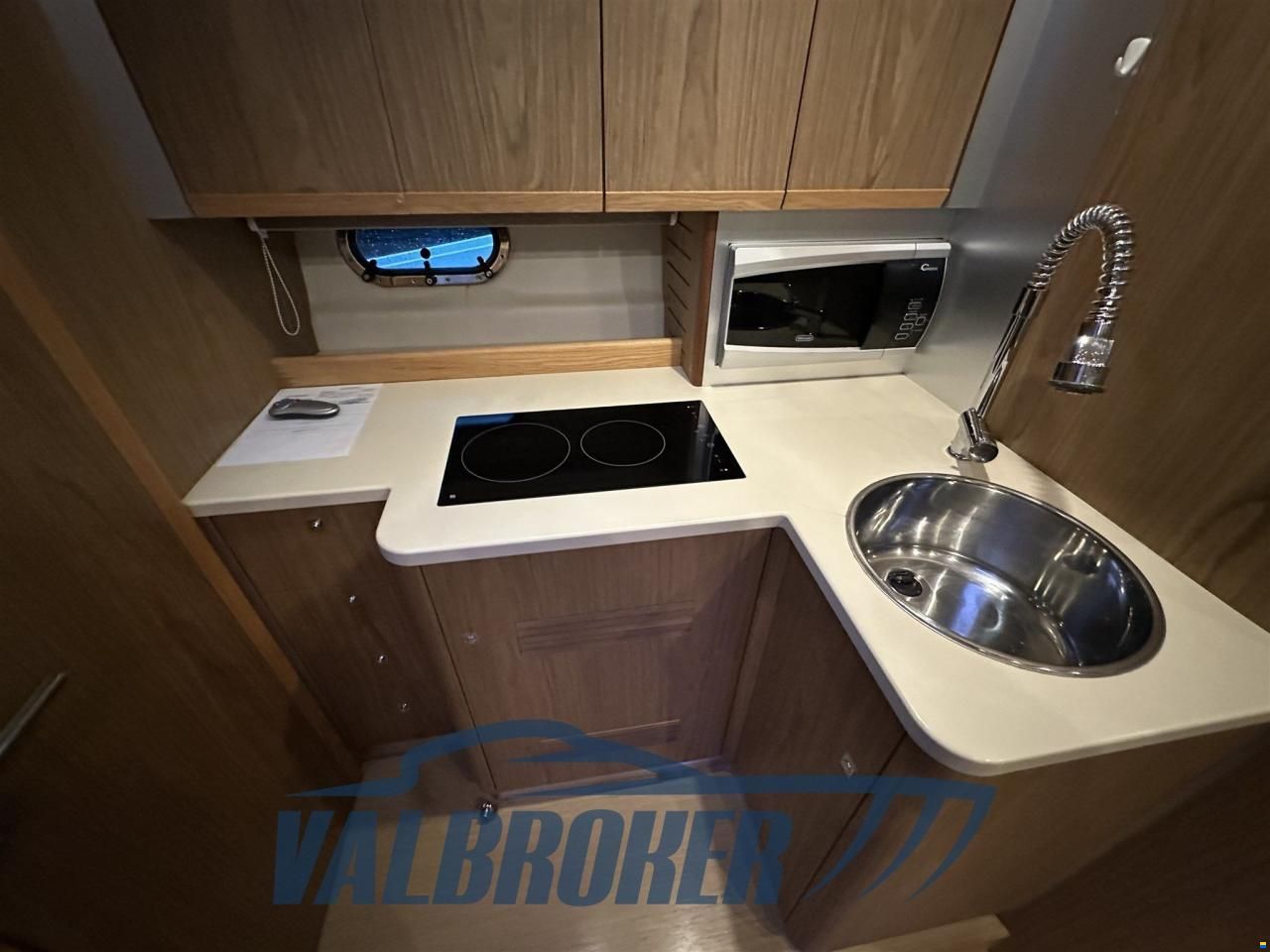 Airon Marine 4300 T-TOP