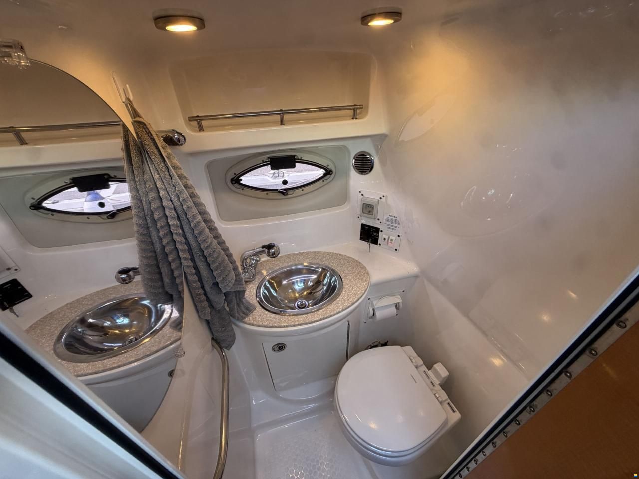 Chaparral 270 Signature