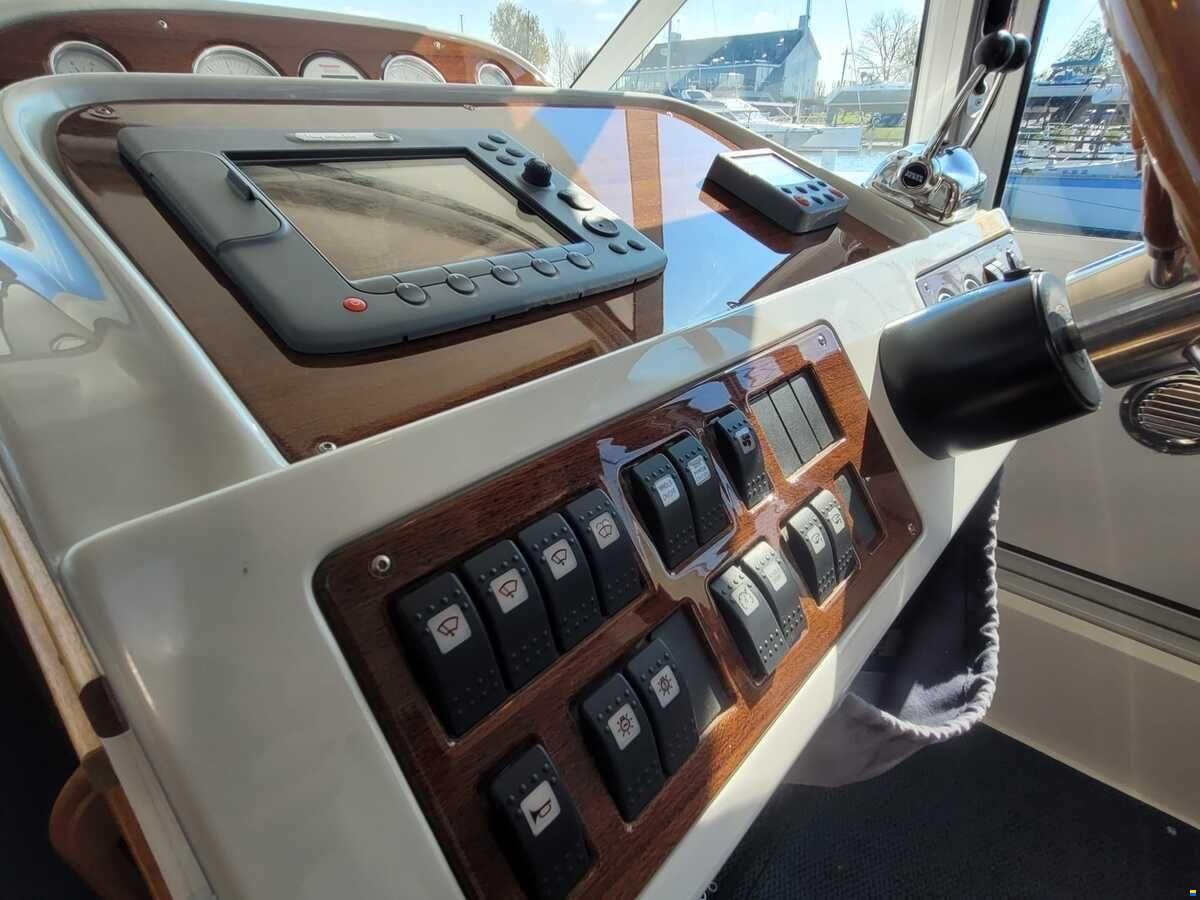 Nimbus 380 Commander