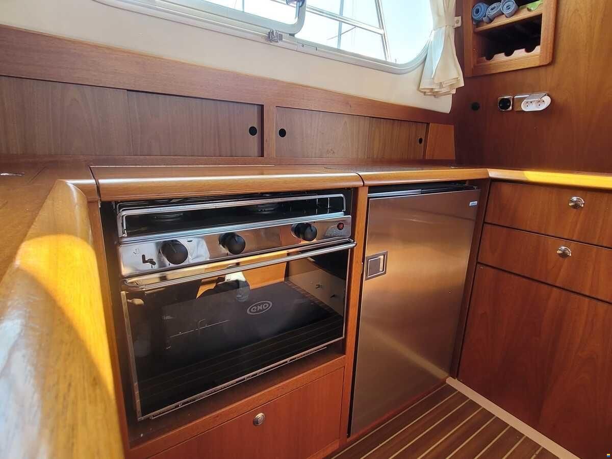 Nimbus 380 Commander