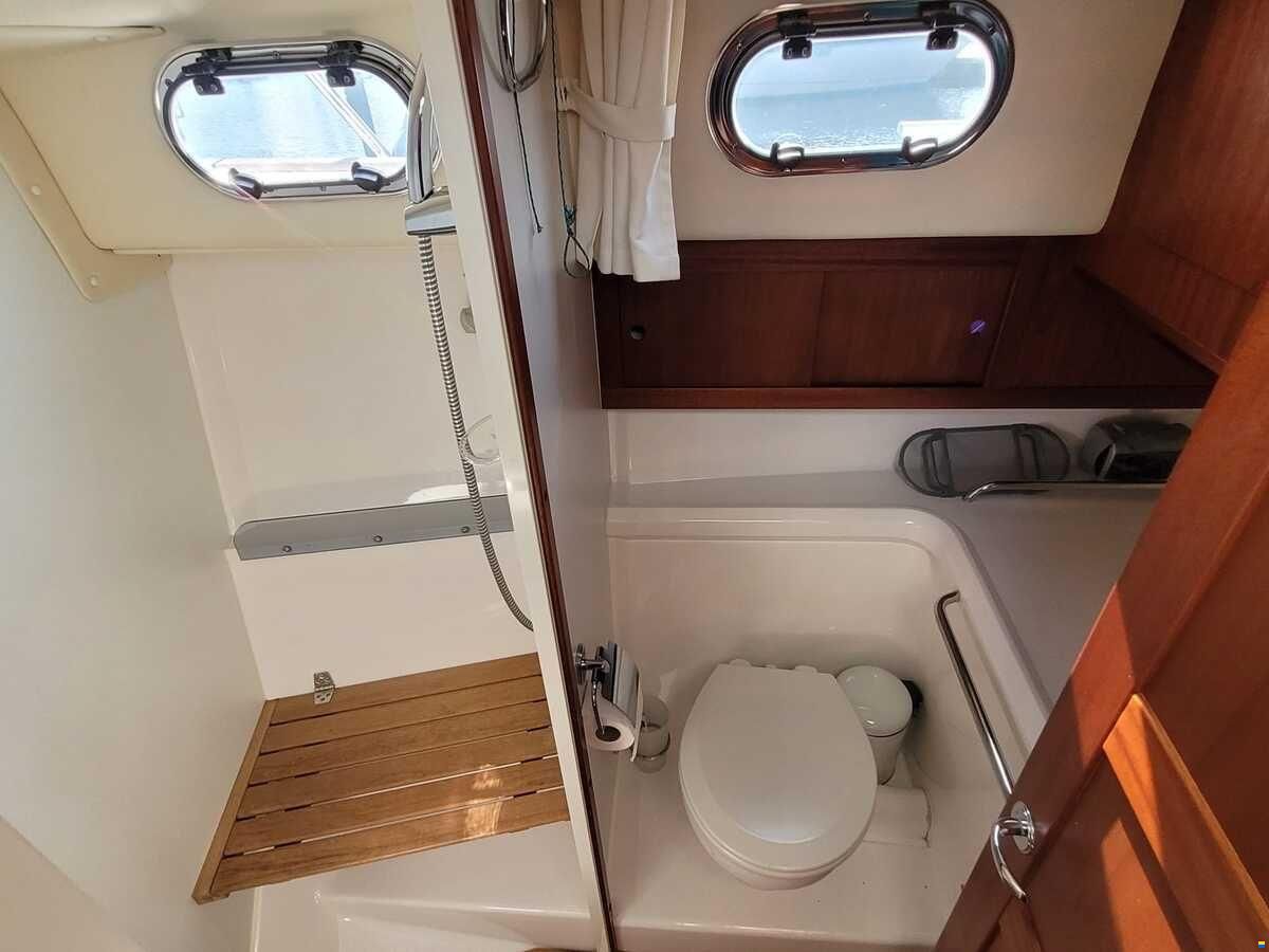 Nimbus 380 Commander