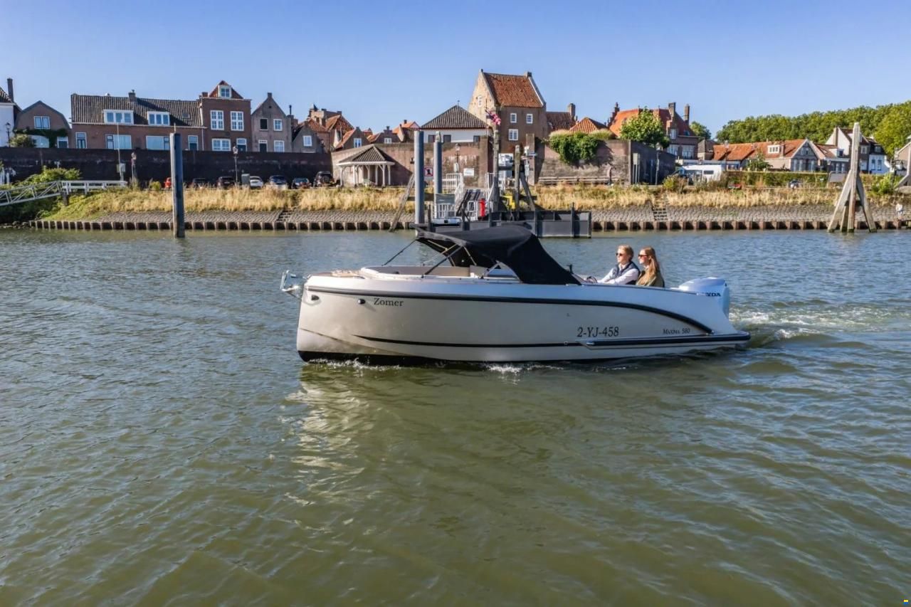 Maxima 580 Sport Lounge