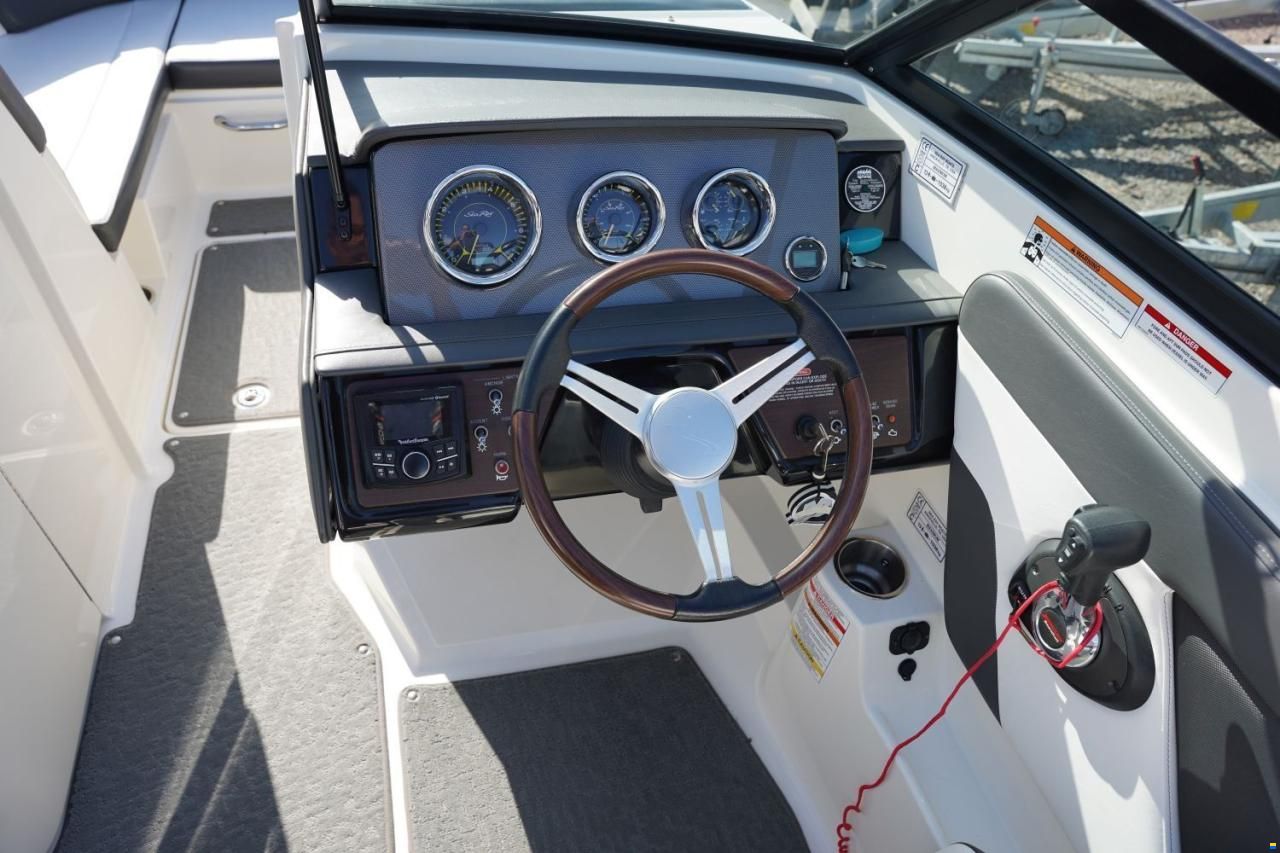 Sea Ray 230 SPXE 2017