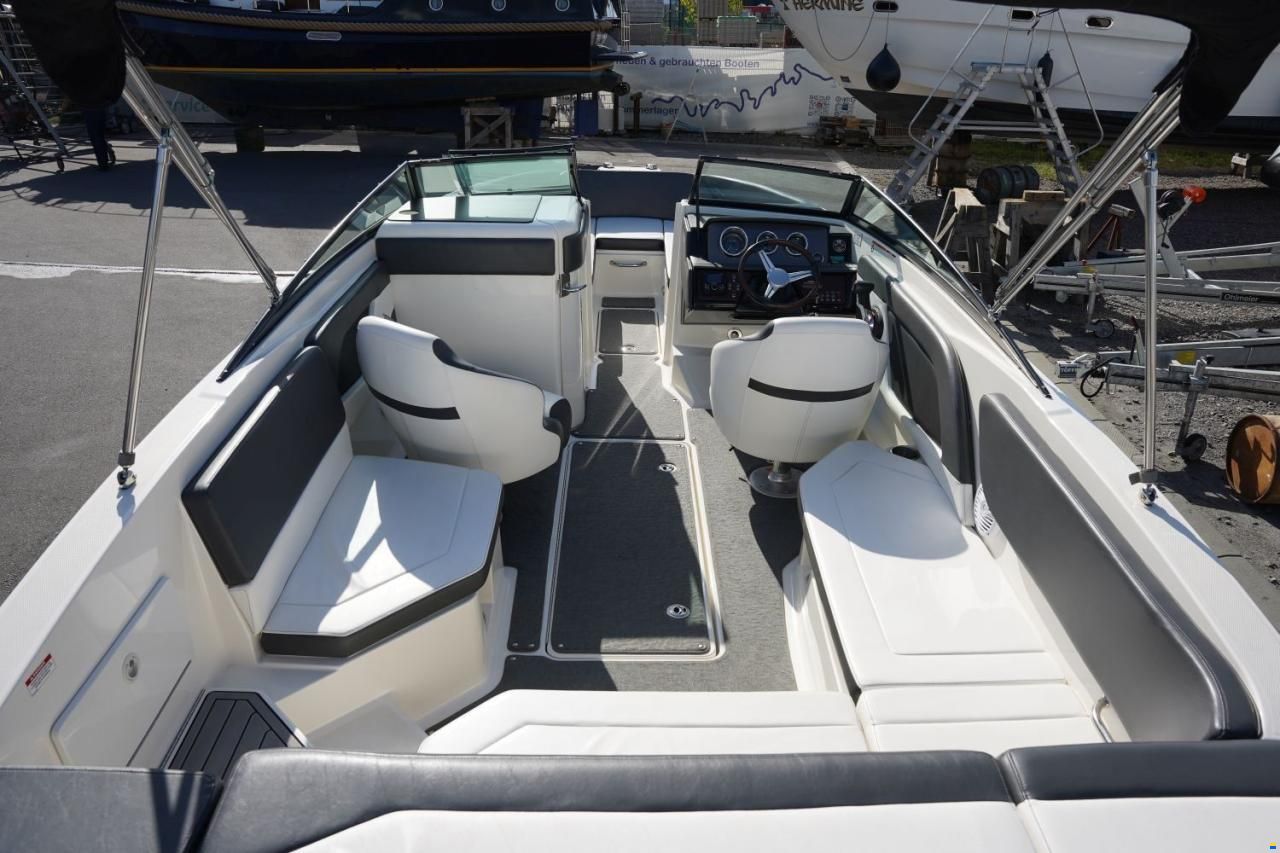 Sea Ray 230 SPXE 2017