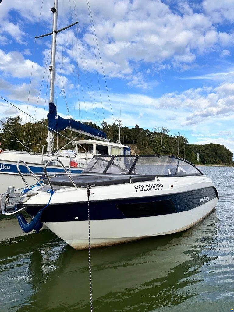 HydroMarin 6930 Daycrusier