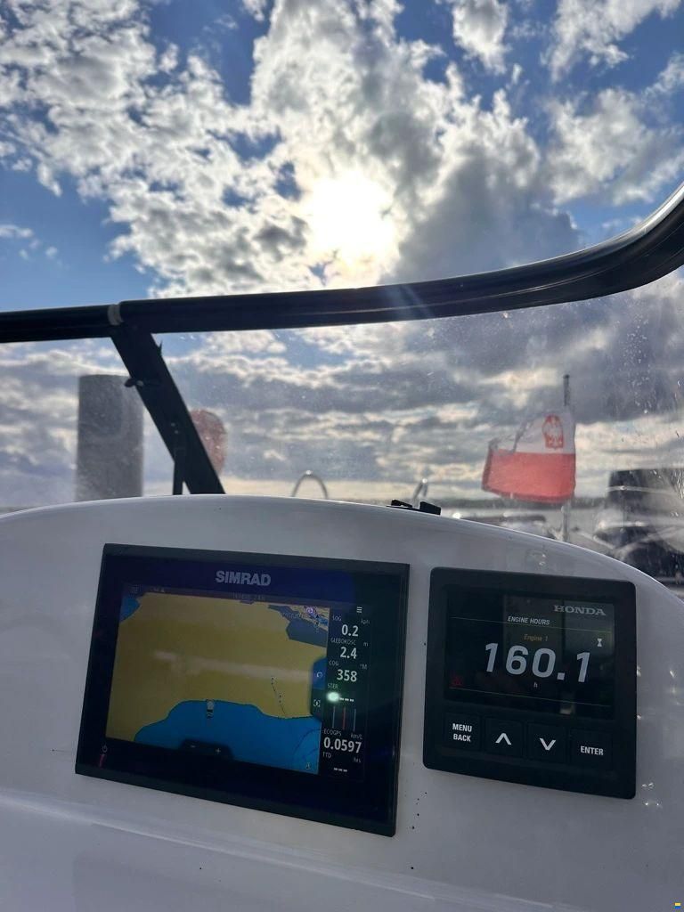 HydroMarin 6930 Daycrusier