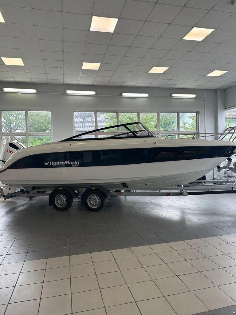 HydroMarin 6930 Daycrusier