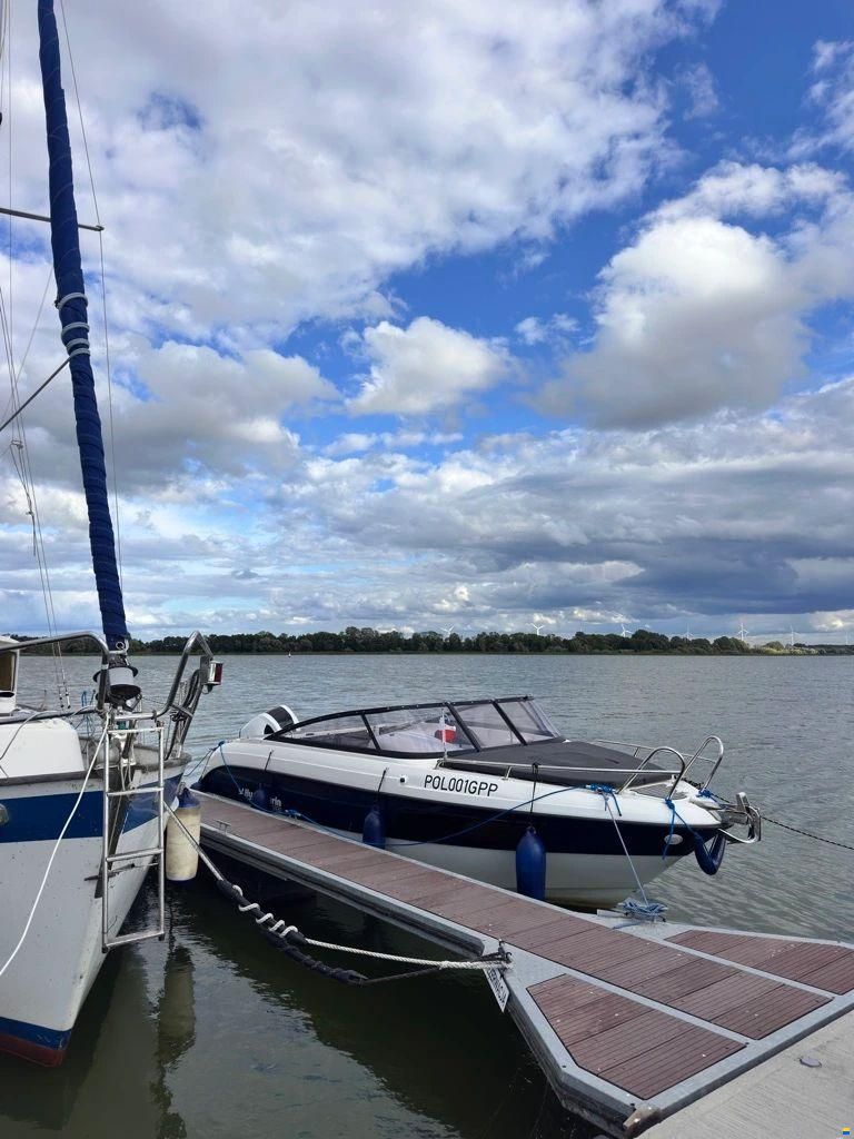 HydroMarin 6930 Daycrusier