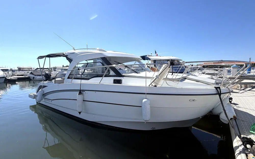Beneteau Antares 8 OB