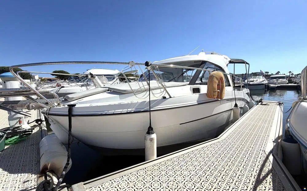 Beneteau Antares 8 OB