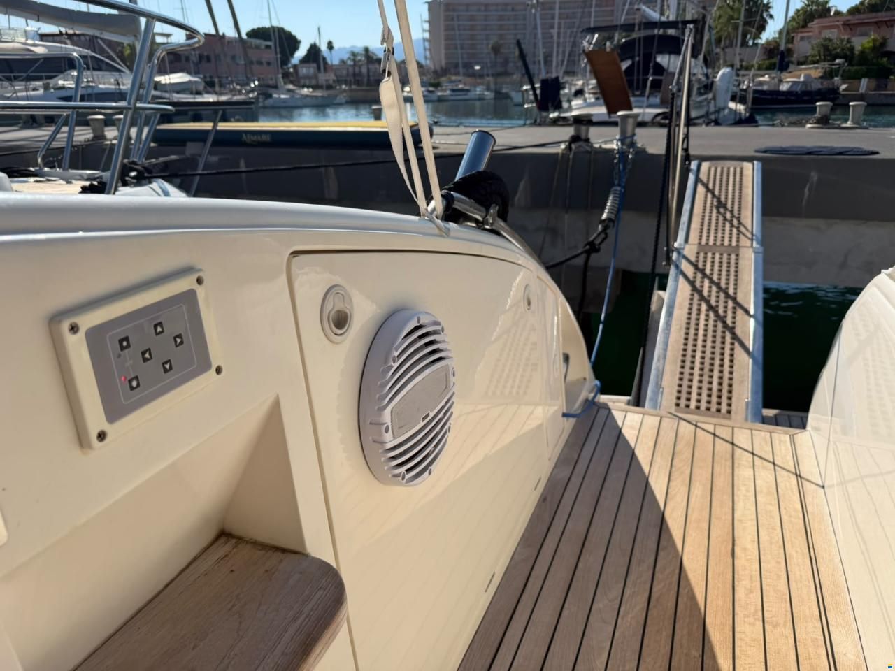 Princess V42