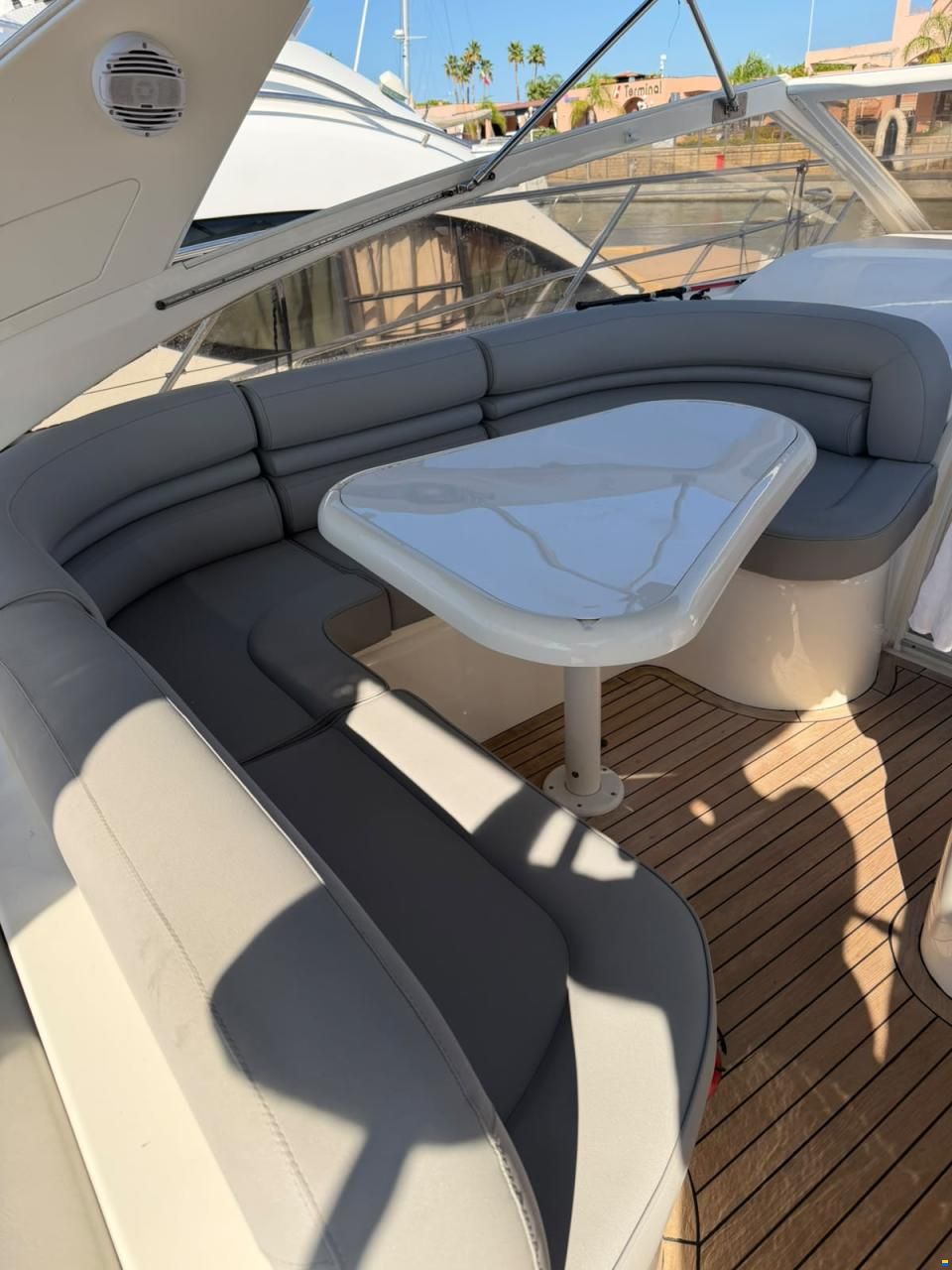 Princess V42