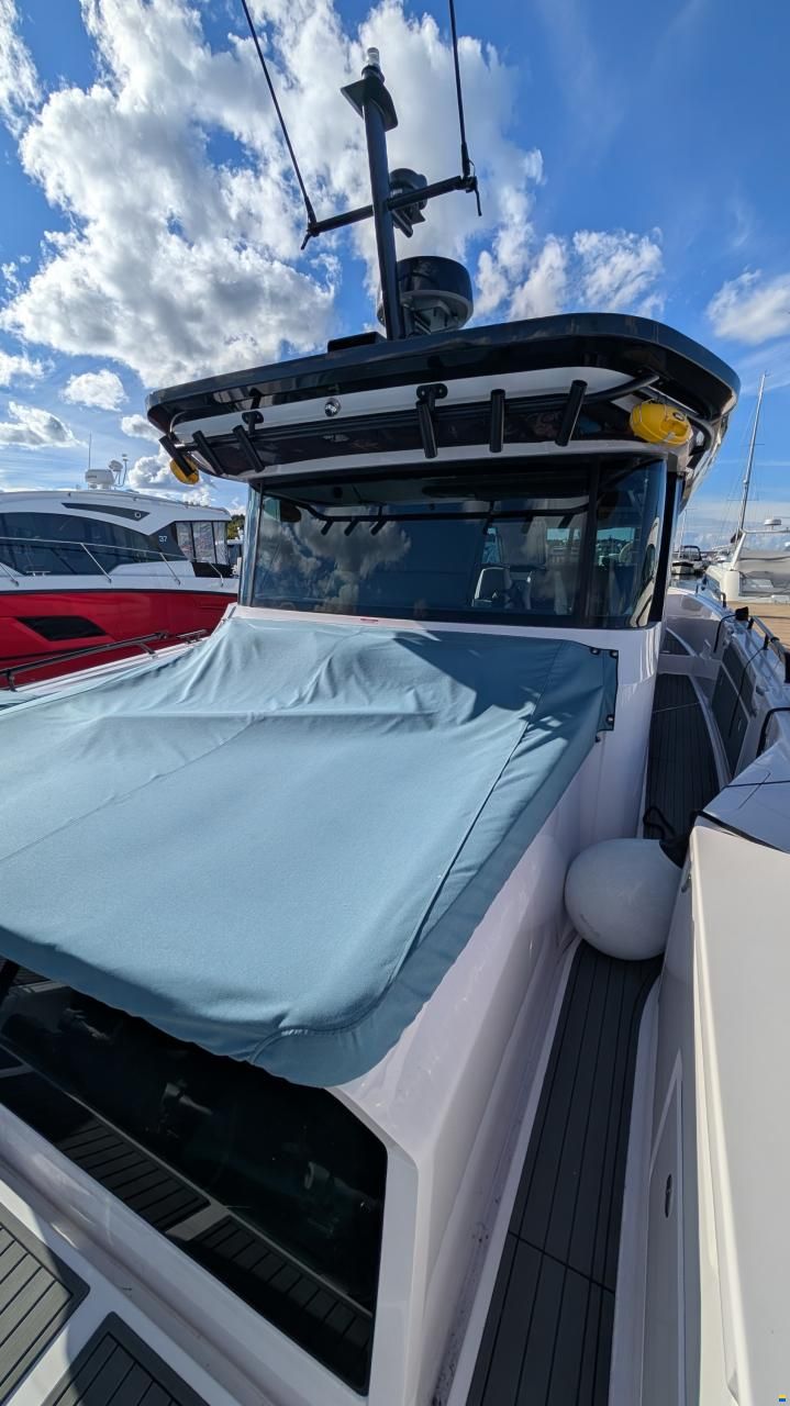 Axopar 45 XC Cross Cabin