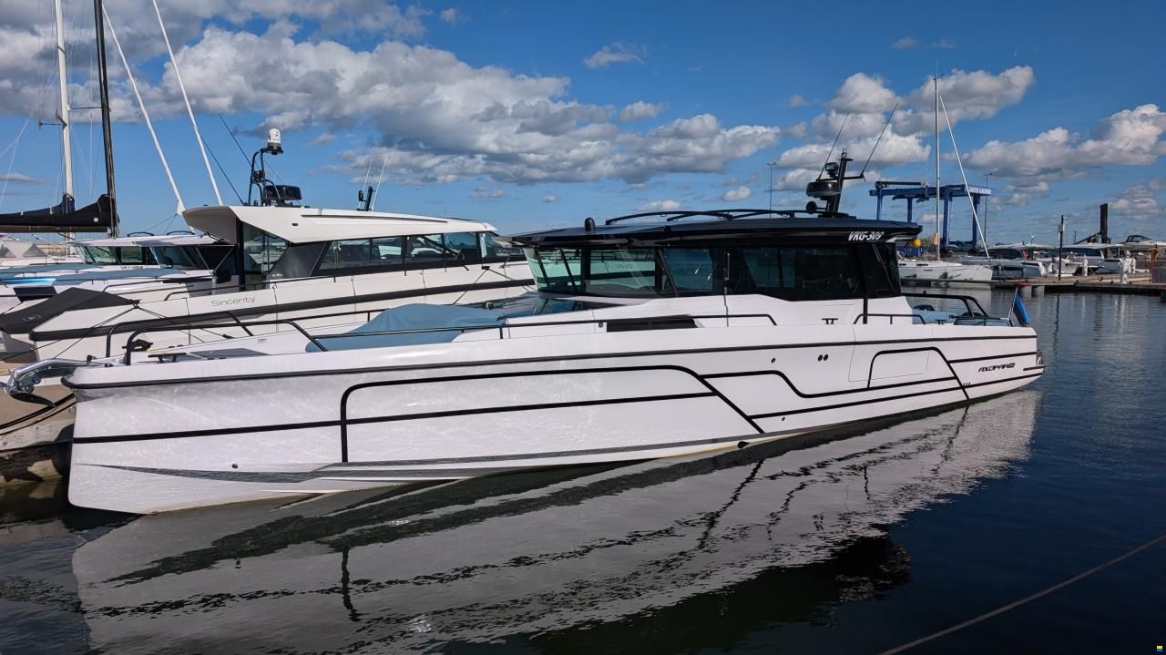 Axopar 45 XC Cross Cabin