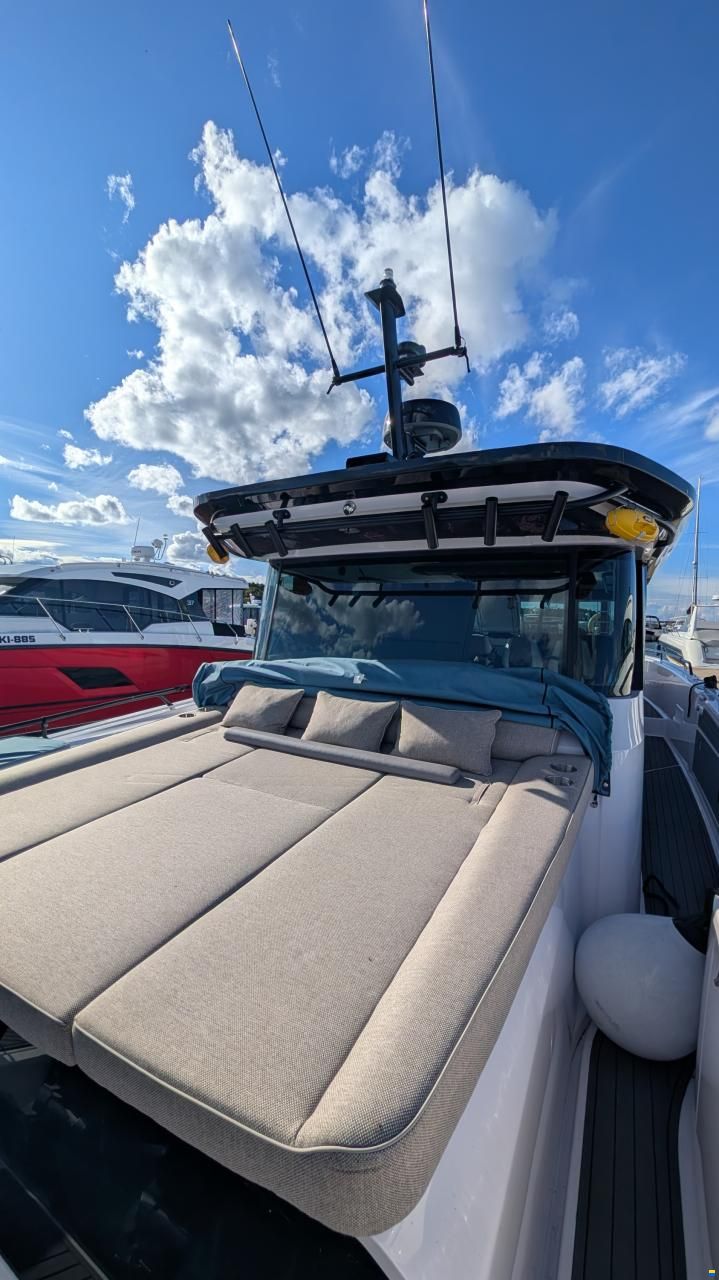 Axopar 45 XC Cross Cabin