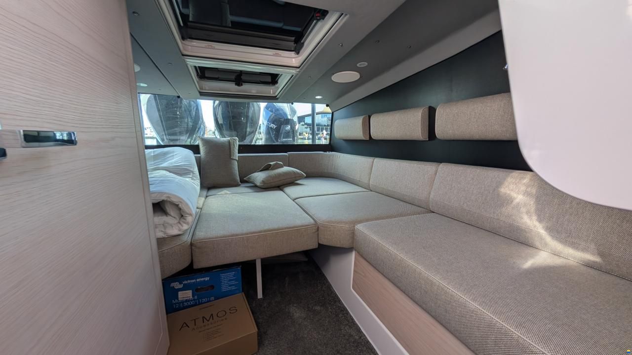 Axopar 45 XC Cross Cabin