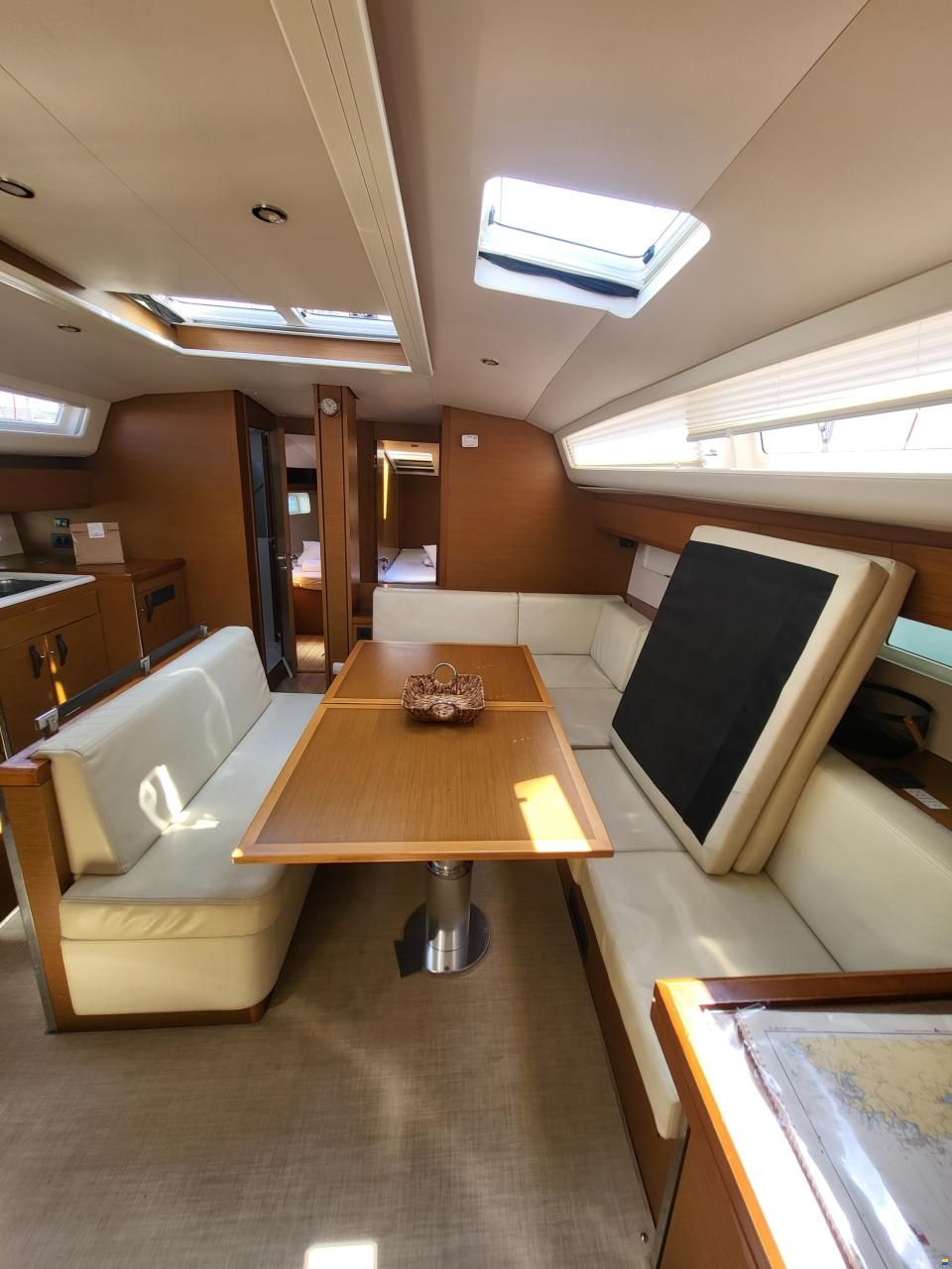 Jeanneau 54