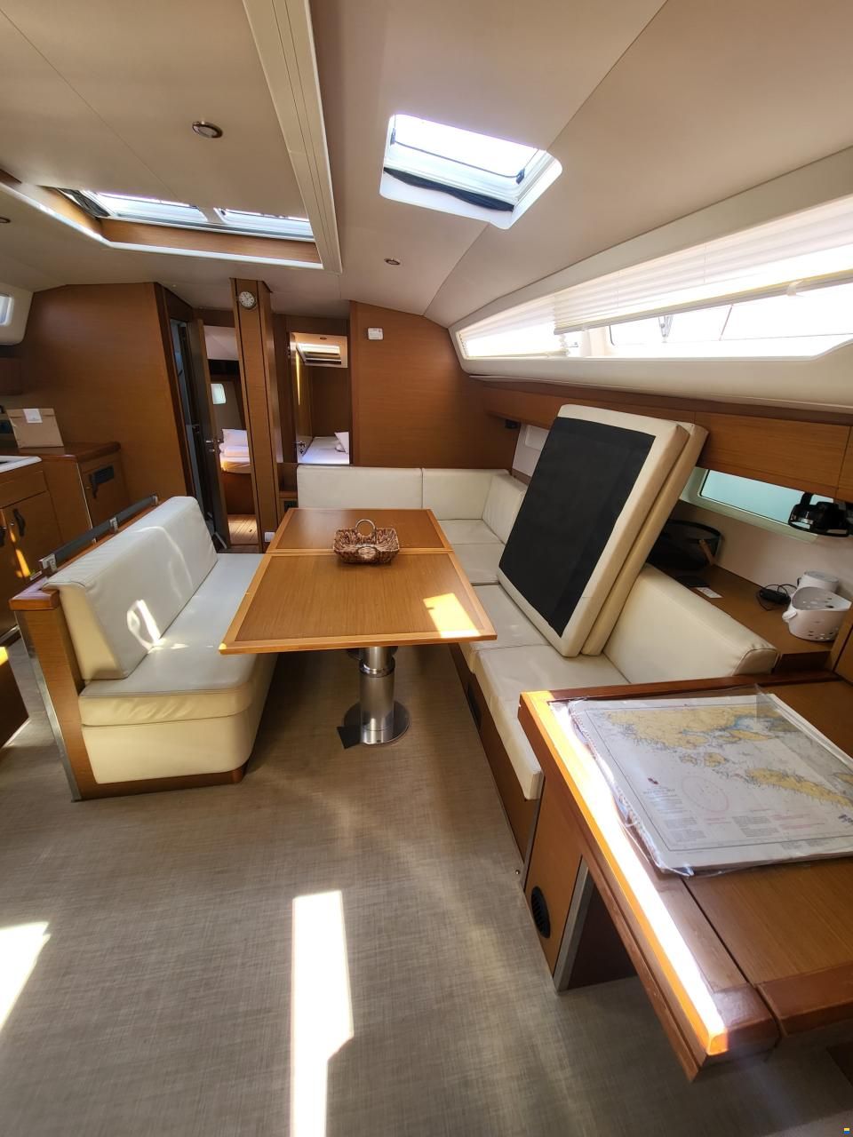 Jeanneau 54