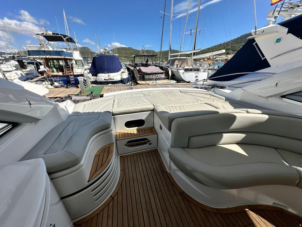 Pershing 46