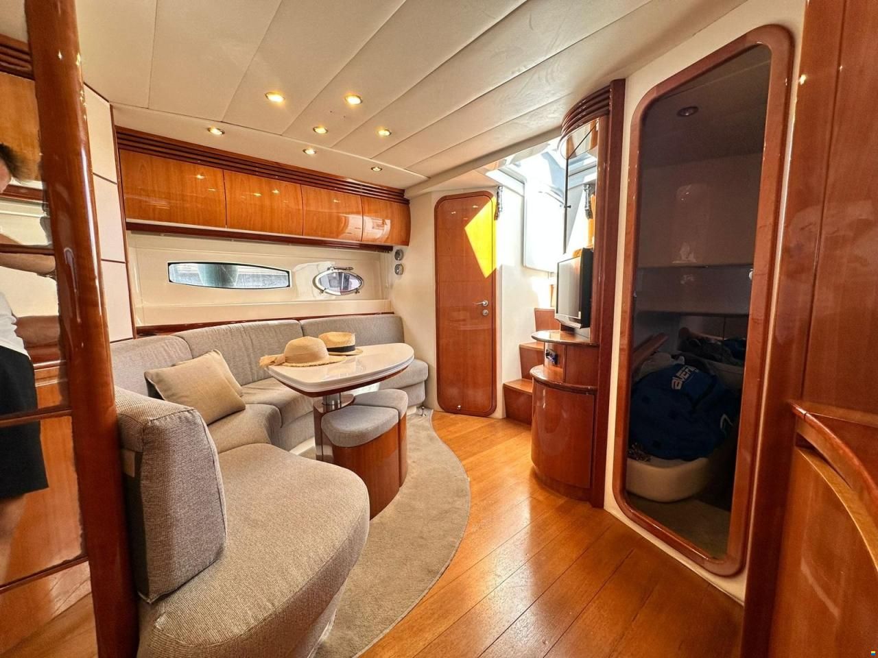 Pershing 46