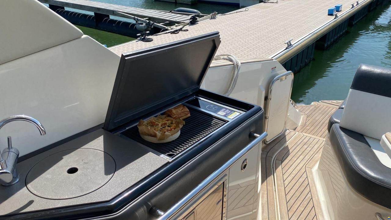 Sea Ray Sundancer 320