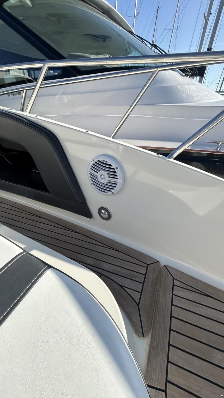 Sea Ray Sundancer 320