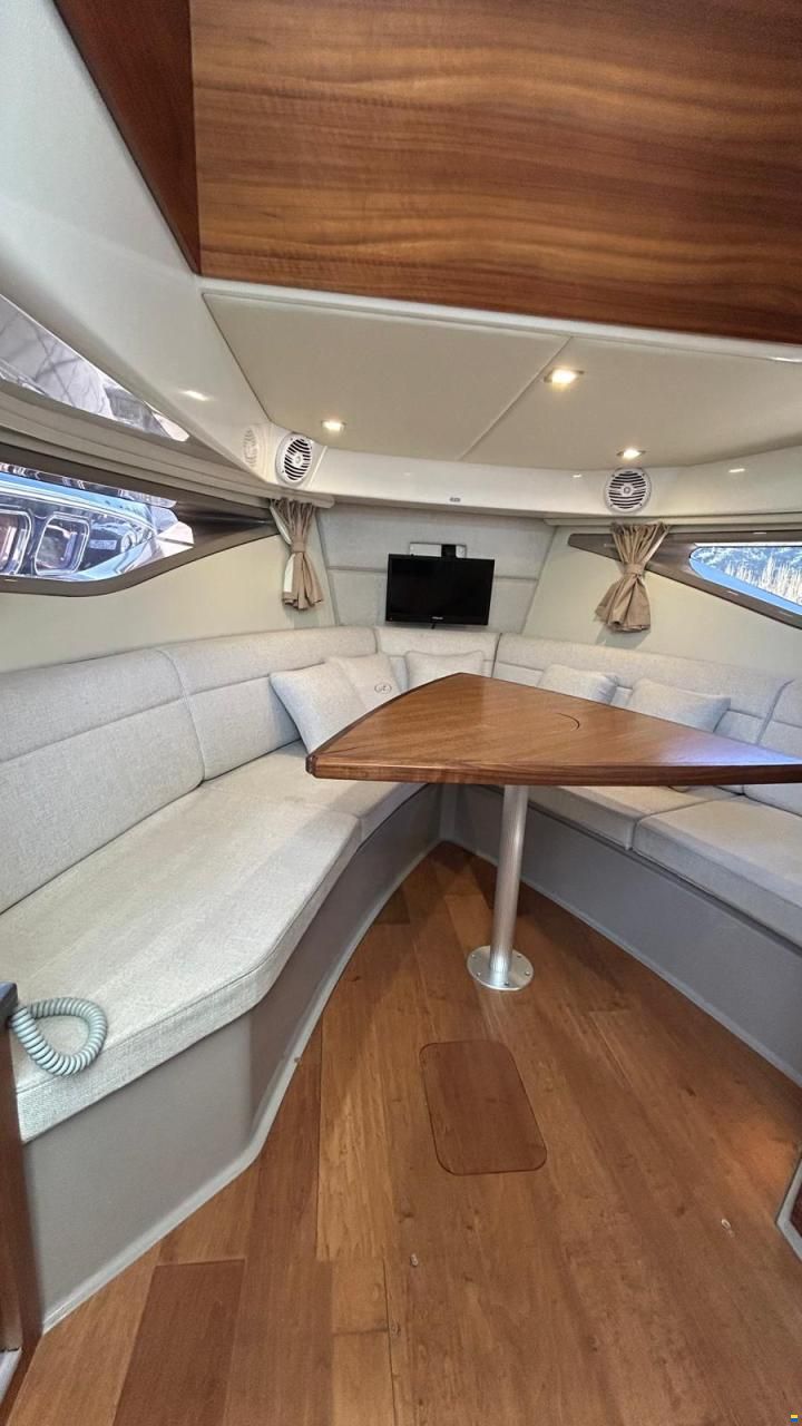 Sea Ray Sundancer 320
