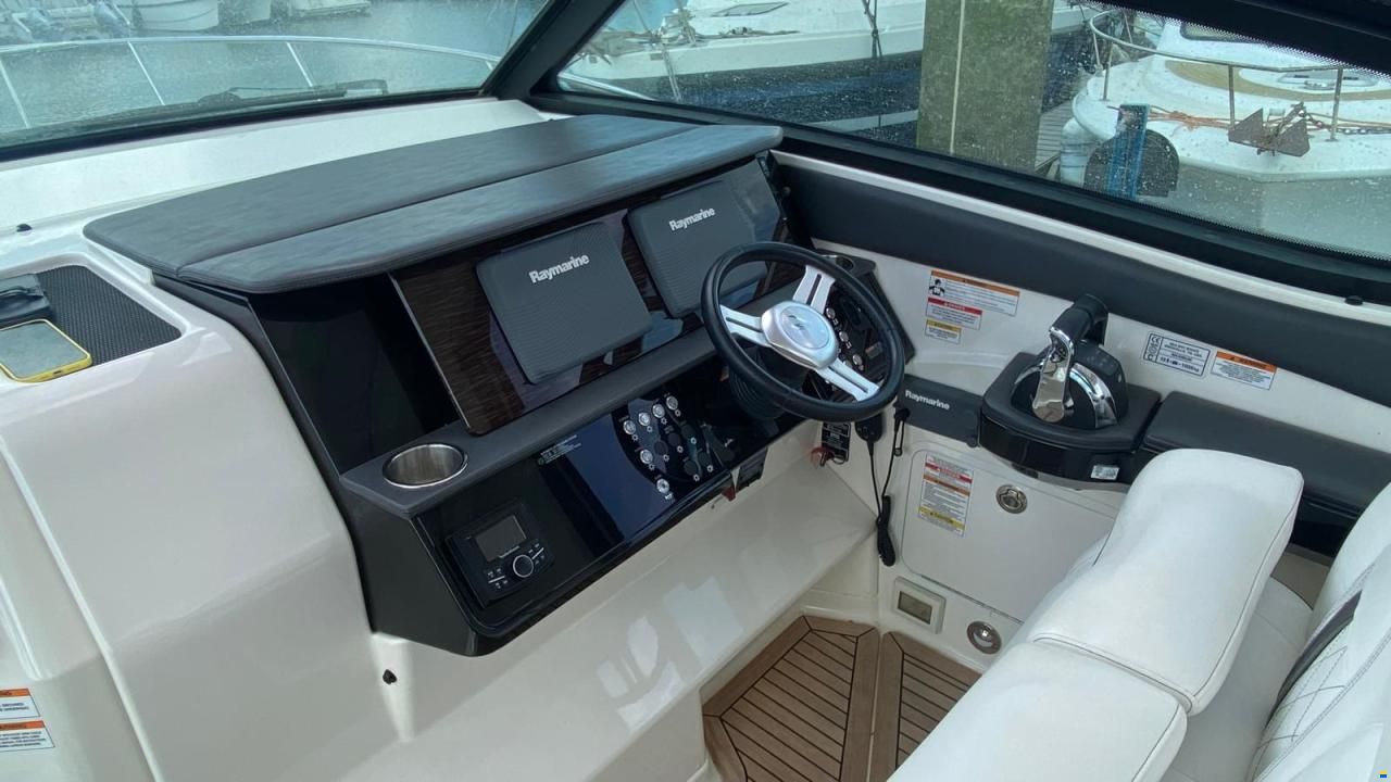 Sea Ray Sundancer 320